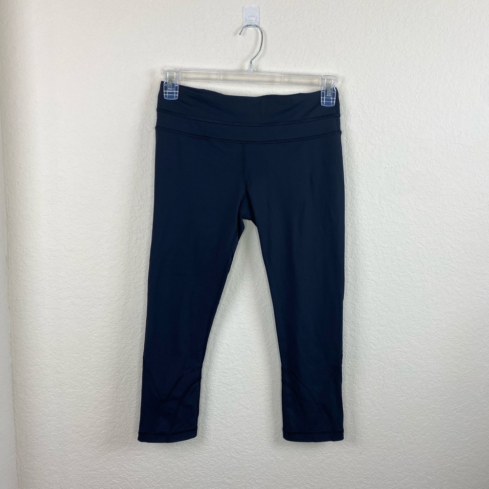 Lululemon black cropped leggings size 8